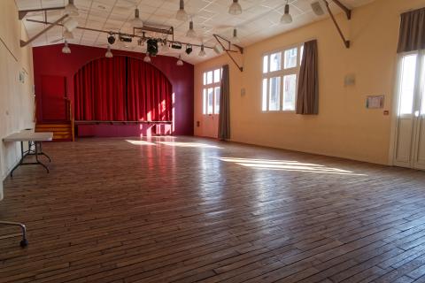 Salle du P'tit théâtre à Mardié